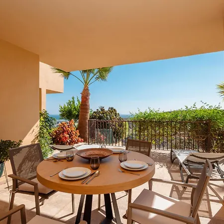 Beautiful Apartment, With Private Terrace In Benahavis, Marbella 아파트